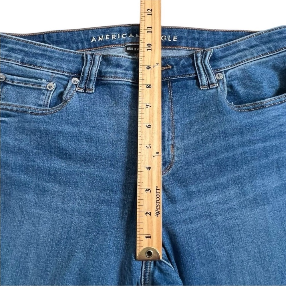 American Eagle Low-Rise Flare Jeans - Picture 4 of 7